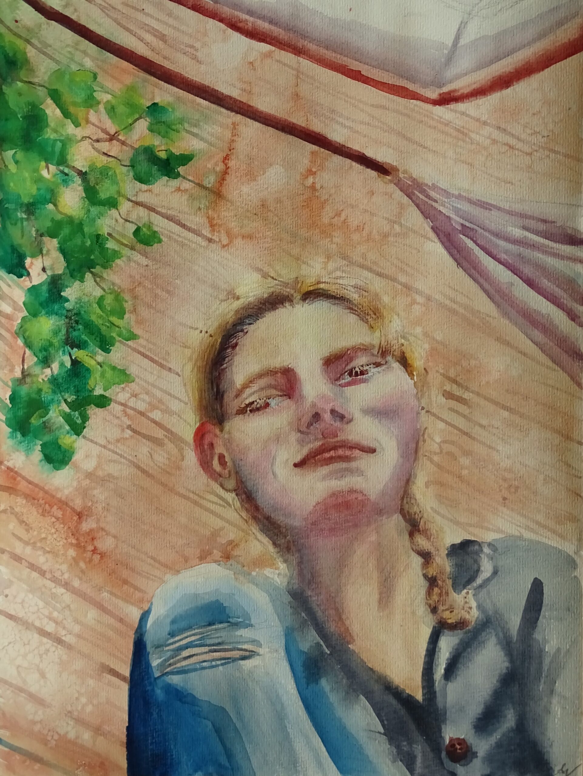 ein Selbstportrait in Aquarell, das die hockende Künstlerin vom Boden aus zeigt, im Hintergrund die hölzerne Zimmerdecke, ein Fensterrahmen mit Vorhang und eine Pflanze